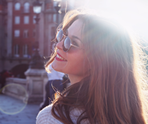 Zeitlose Eleganz: Die Must-Have Damenbrillen-Trends 2024