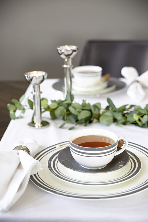 125083 MOMENTS Tasse mit 3 Streifen grau