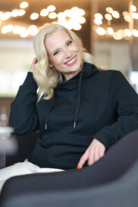sweatshirts auf rechnung Schwarzer Hoodie von missforty germany SW-01 MISSFORTY