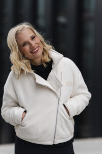 Teddyjacke im Bikerstil von missforty germany #missforty#