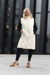 Lange Steppweste in winter-white von missforty germany winter white #missforty#