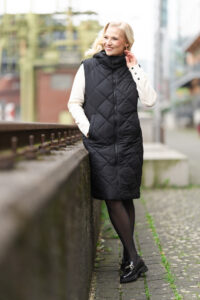 Lange Steppweste in schwarz von missforty germany #missforty#