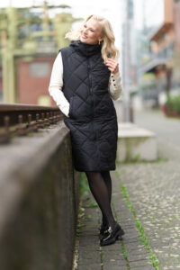 Lange Steppweste in schwarz von missforty germany #missforty#