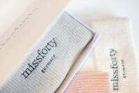 BEANIEBE Damen Strickmütze Beanie Strickbeanie Frauengeschenk Geschenkbox weiß softbeige